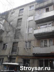 ТСЖ «Жилищник-2002» предлагало жильцам самостоятельно сбивать сосульки с крыши