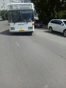 Во дворе прокуратуры Заводского района произошло ДТП с участием автобуса