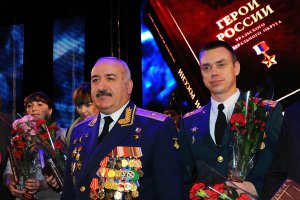 Герои СССР и России открыли памятник в Вольске