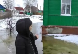 Потоп в Балашове. Талые воды затопили дома в поселке Козловка