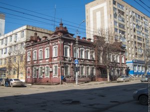 Рядом со зданием УФМС на Чапаева запретили строить
