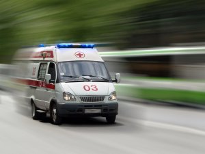 В Саратове на фельдшера скорой помощи напал муж пациентки