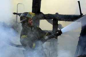 В Балашове горевший магазин тушили 4 машины и 10 пожарных