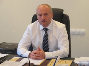 Олег Тополь подозревается в получении взятки 19-ю земельными участками