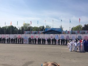 Саратовцы раскритиковали организацию парада Победы на Театральной площади