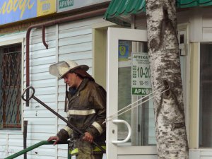 В Саратове пожарные тушили возгорания в аптеке и в квартире на Набережной