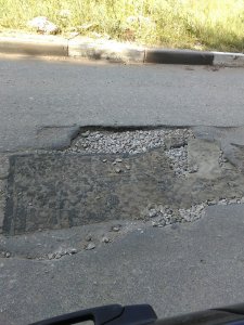 В Саратове дорогу «отремонтировали» ковром