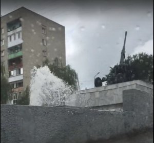 В выходные в Саратове забил еще один фонтан