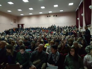Депутат Олег Комаров устроил скандал на публичных слушаниях