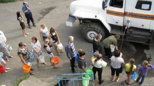 Жители поселка Лесопильный за свой счет подводят к домам техническую воду