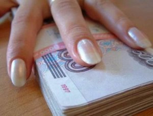 Сиделка похитила у инвалида более 70 тыс. рублей