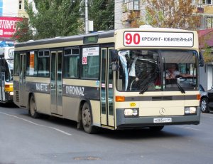 На улицах Саратова работает 261 автобус и 628 маршруток