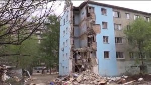 Жителей рухнувшего общежития выгоняют на улицу