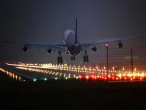 В саратовском аэропорту во время взлета задымился самолет