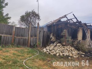 На пожаре в Пугачевском районе погибли трое мужчин