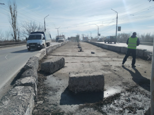 Путепровод на ул. Орджоникидзе расширят за счет демонтажа клумбы