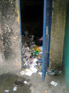 УК «Континет-2011» заварила мусоропровод в многоквартирном доме в Заводском районе