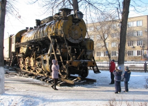 В сквере железнодорожников Саратова появился паровоз «Лебедянка»