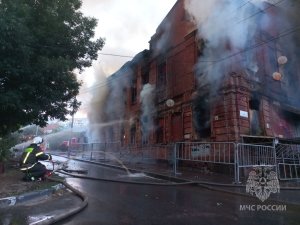 На Чернышевского сгорел и частично обрушился старинный дом