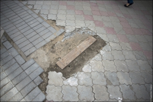 В бюджете Саратова недостаточно средств на ремонт тротуарного покрытия