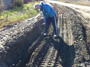 Из-за строительства аэропорта в Сабуровке страдает дорога в дачном поселке