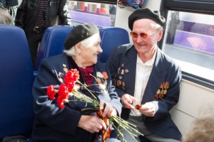 1 апреля начнется оформление бесплатных проездных ветеранам ВОВ на поезда