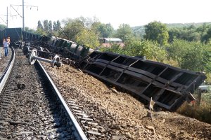 Из-за схода поезда под Саратовом повреждено железнодорожное полотно