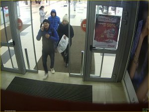 Разыскиваются подозреваемые в краже из гипермаркета