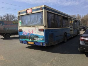 Водитель-лихач опрокинул пассажиров автобуса №90