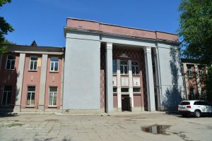 В границах трех памятников на пл. Орджоникидзе запретили строить