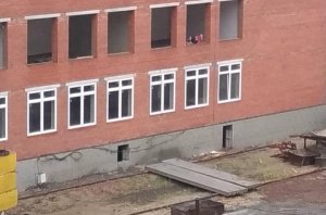Администрация Кировского района опровергла остановку строительства школы в Солнечном-2