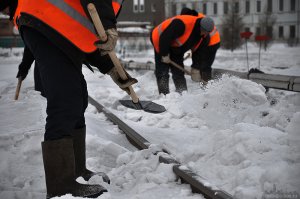 Снегопад. К уборке города привлекут 2,3 тыс. сотрудников УК и предприятий