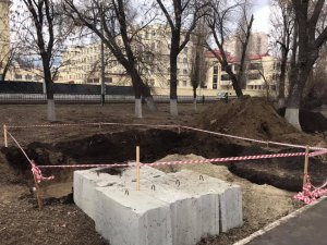 В сквере на Астраханской началось строительство