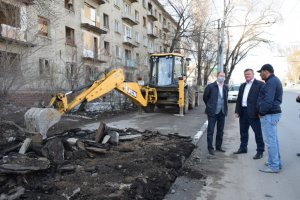 Исаев раскритиковал ремонт тротуаров в Заводском районе