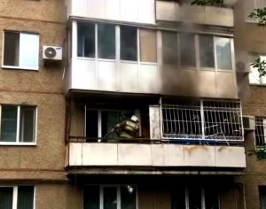 СК устанавливают лиц, причастных к поджогу квартиры, в которой находился ребенок