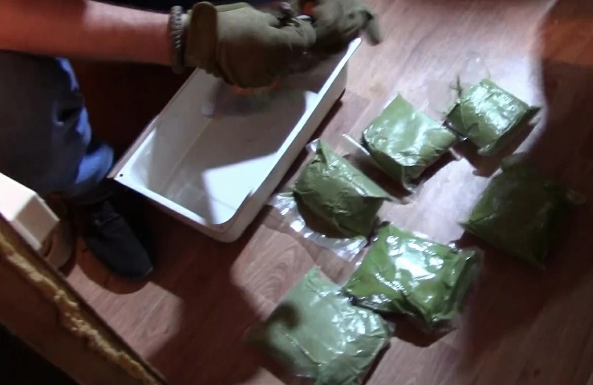 Саратовцы организовали канал сбыта наркотиков в Московской области