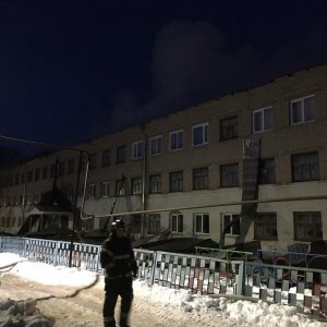 В Саратовской области ночью у школы сгорела крыша