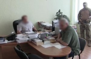 Замдиректора полиграфкомбината вменяют 7 взяток на суммы от 174 тыс. до 2,3 млн рублей