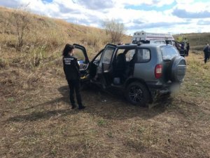 Под Саратовом обнаружен автомобиль с двумя трупами