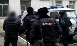 Подозревемый в попытке обмануть сироту экс-прокурор отправлен под домашний арест