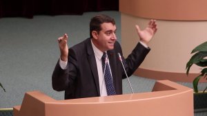 КПРФ намерена выдвинуть на губернаторских выборах депутата Анидалова