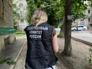 Из окна четвертого этажа в Саратове выпал ребенок