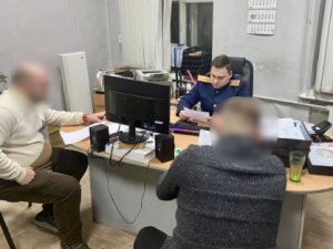 В Саратове директор ООО и его зам задержаны за взятку сотруднику госучреждения