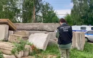 В Балашове 8-летнего мальчика насмерть придавило бетонной плитой