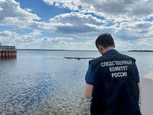 В Волге в районе нового саратовской набережной обнаружено тело неизвестного