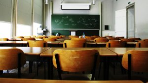 В Балаковском районе отменили занятия в школах для 1-6-х классов