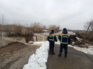 На реке Еруслан частично разрушилась плотина