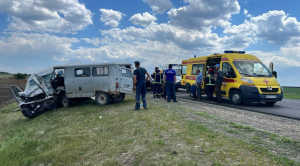 В ДТП на трасе в Татищевском районе один человек погиб, семеро пострадали