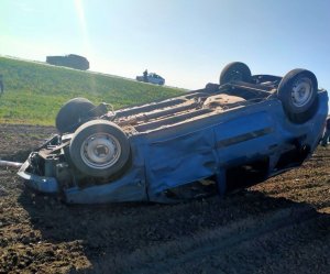 Автомобиль съехал в кювет и перевернулся. Водитель погиб