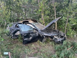 В Гагаринском районе BMW слетела с дороги. Водитель погиб, 4 человека пострадали